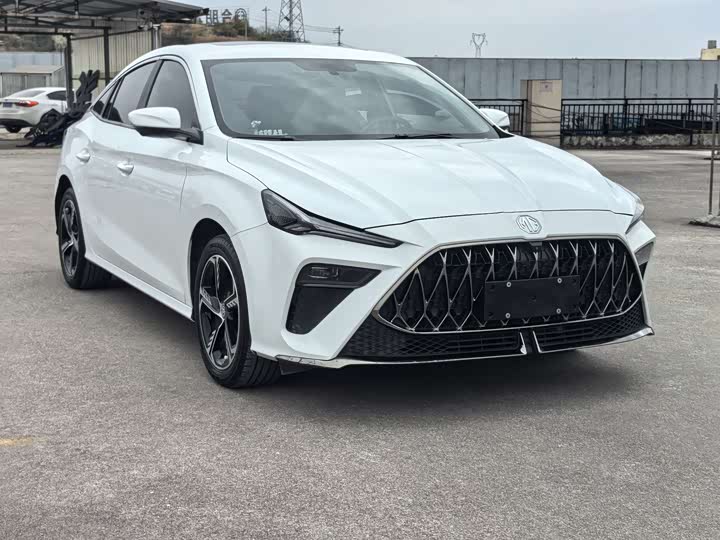 Фото 2 - MG Motor 5 Scorpio