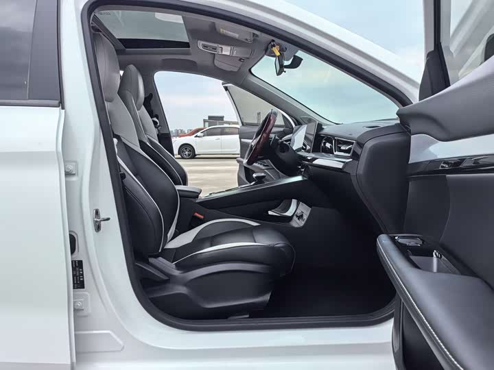 Фото 5 - MG Motor 5 Scorpio