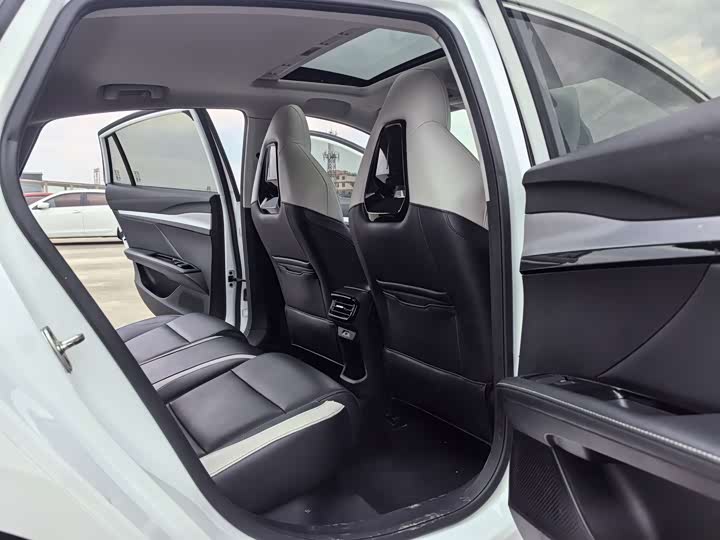 Фото 8 - MG Motor 5 Scorpio