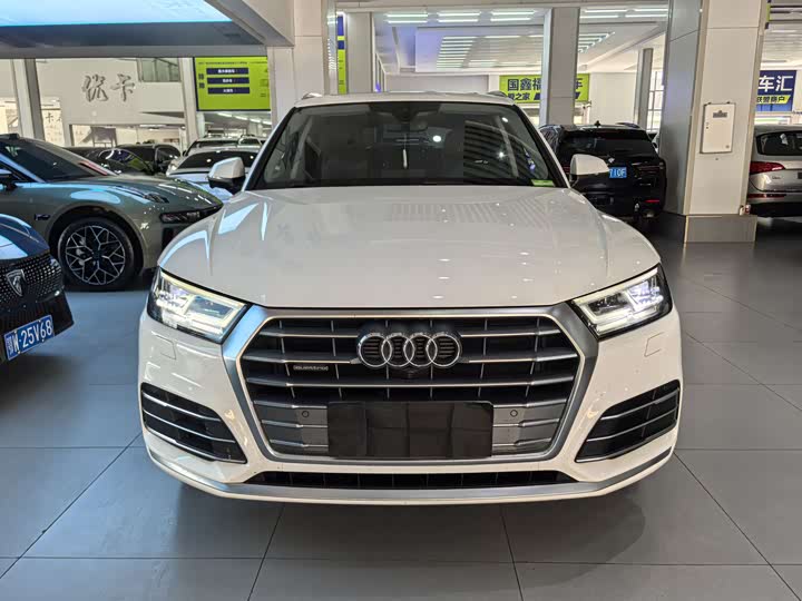 Фото 2 - Audi Q5L