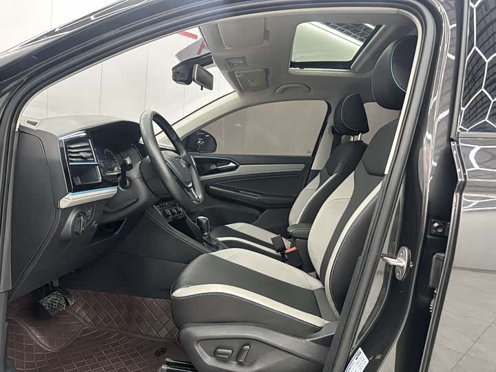 Фото 4 - Jetta VS5