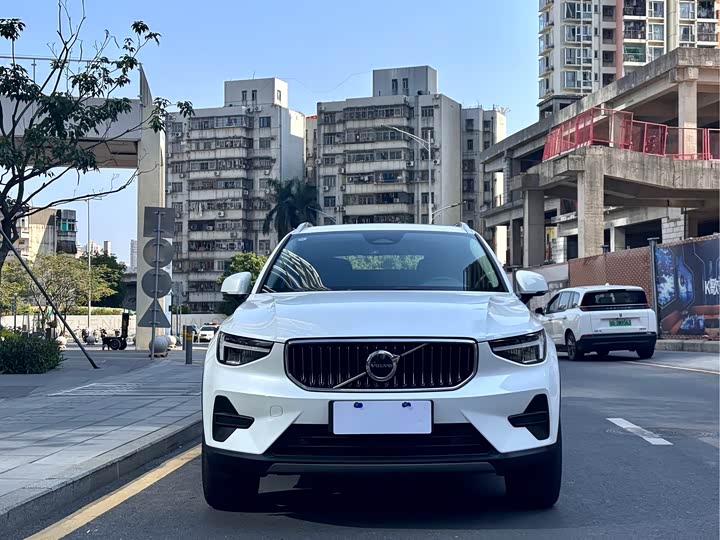 Фото 2 - Volvo XC40