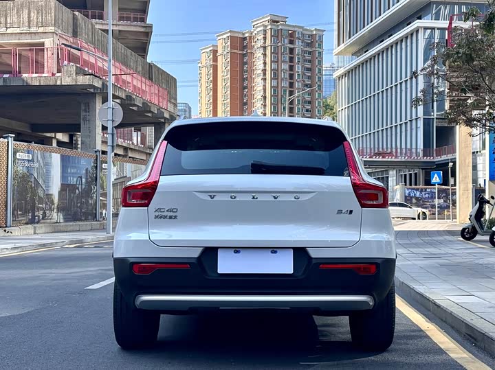 Фото 5 - Volvo XC40