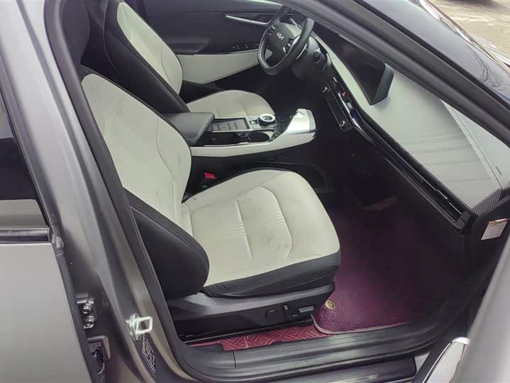 Фото 8 - Kia EV6