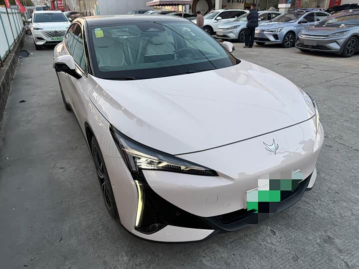 Фото 3 - BAIC Arcfox Alpha S5