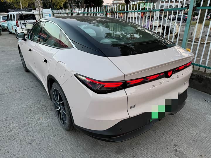 Фото 9 - BAIC Arcfox Alpha S5