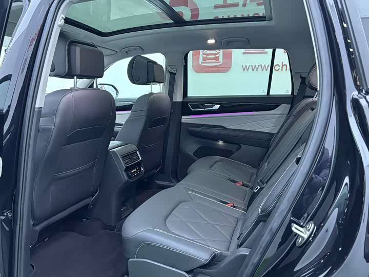 Photo 6 - Volkswagen Teramont Pro