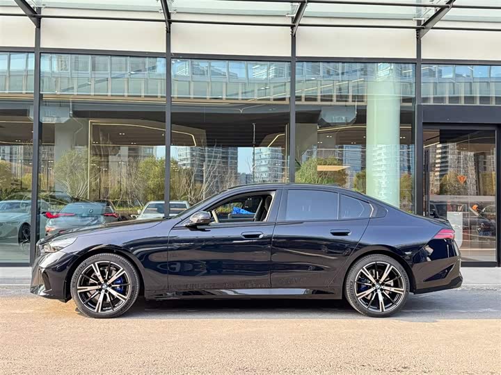 Фото 6 - BMW 5 Series