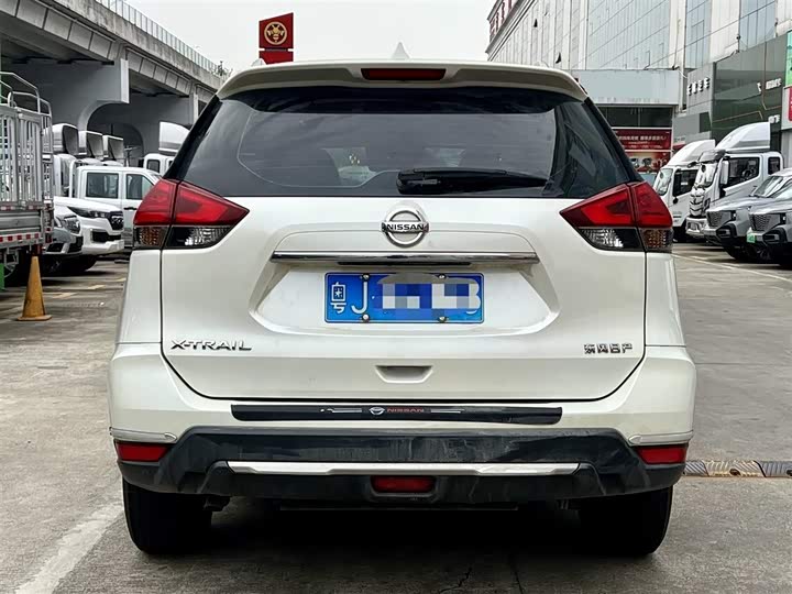 Фото 6 - Nissan X-Trail