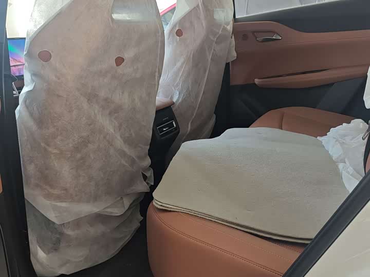 Photo 8 - Changan UNI-Z