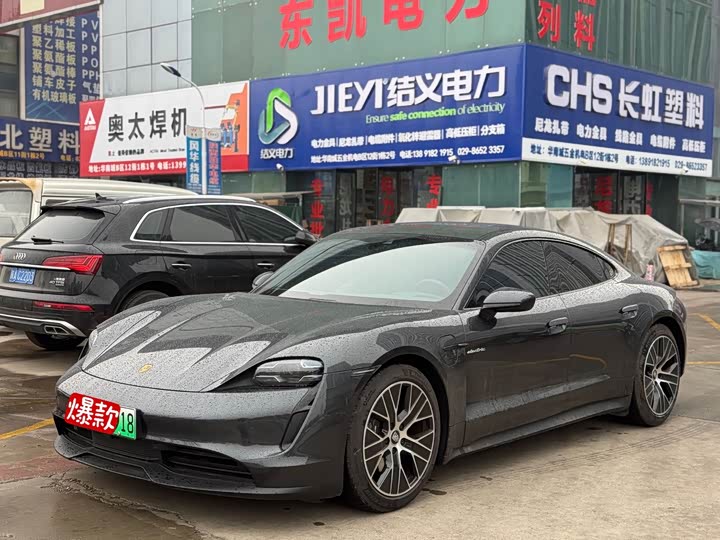 Фото 1 - Porsche Taycan