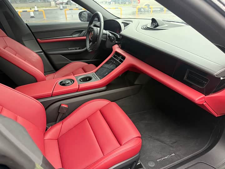 Фото 7 - Porsche Taycan