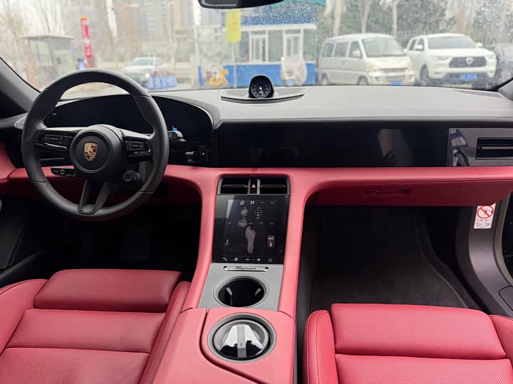 Фото 8 - Porsche Taycan