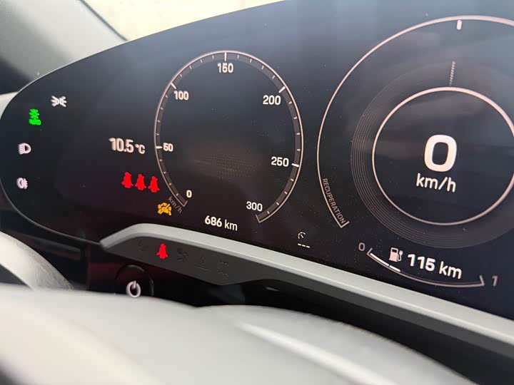 Фото 9 - Porsche Taycan