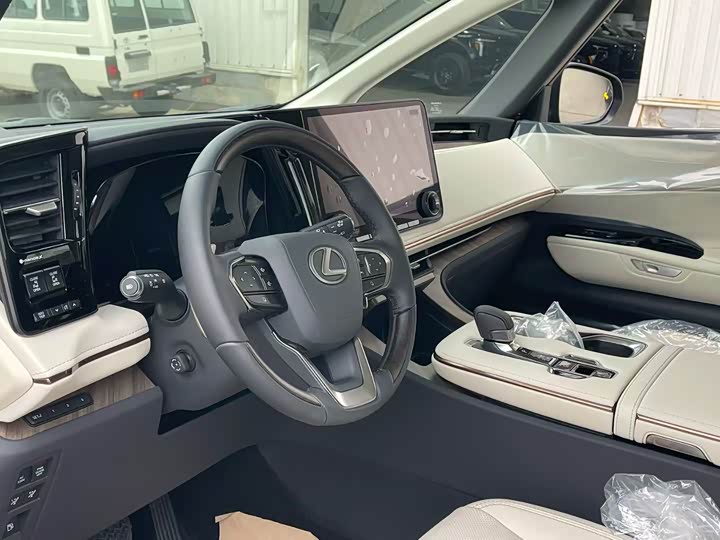 Фото 6 - Lexus LM