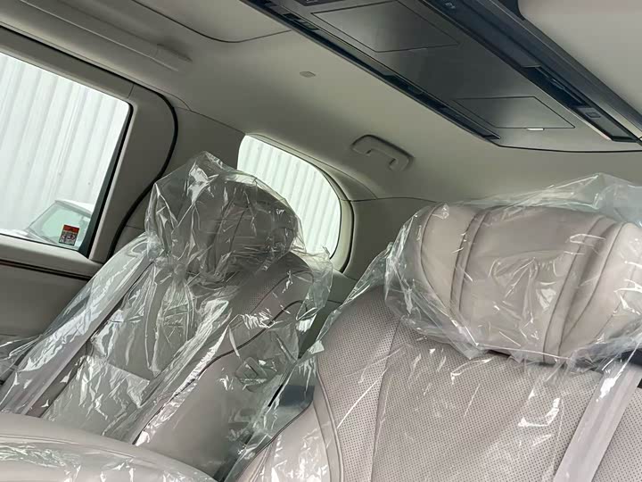 Фото 8 - Lexus LM