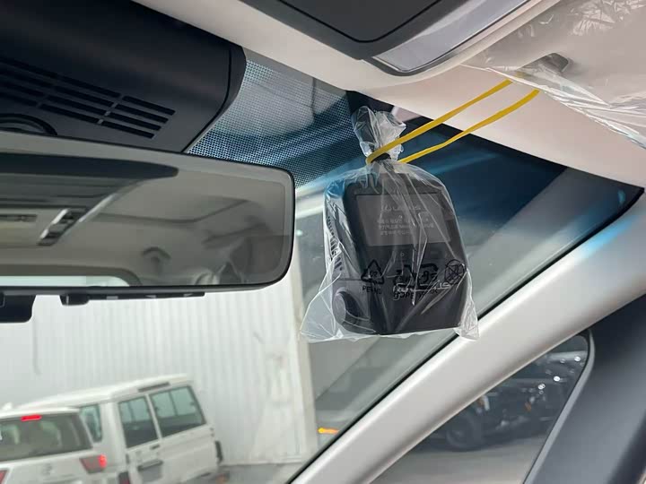 Фото 9 - Lexus LM