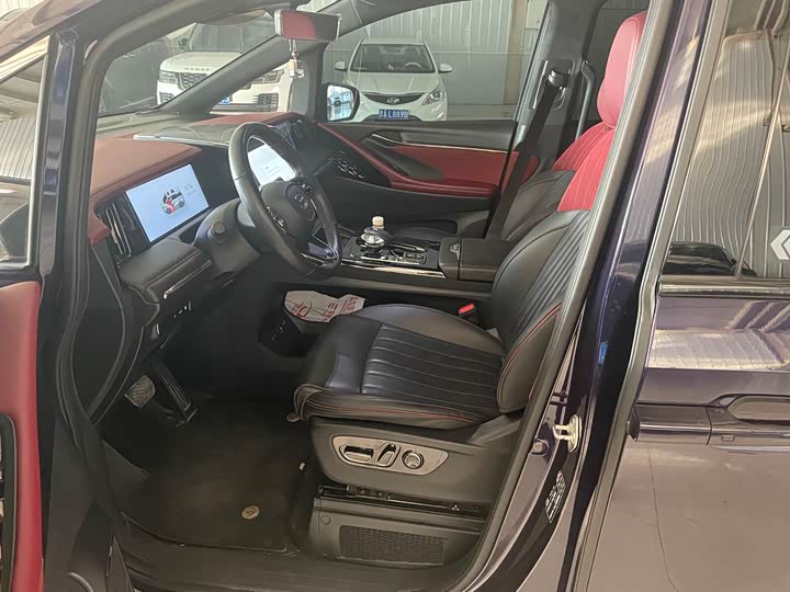 Фото 3 - GAC Trumpchi E9