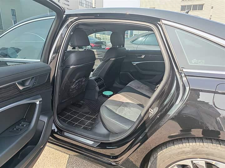 Фото 5 - Audi A6L Hybrid