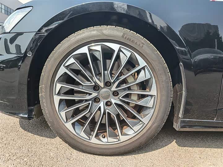 Фото 6 - Audi A6L Hybrid