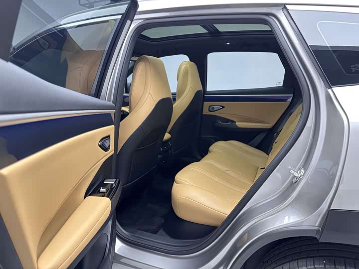 Фото 9 - Geely Galaxy L7