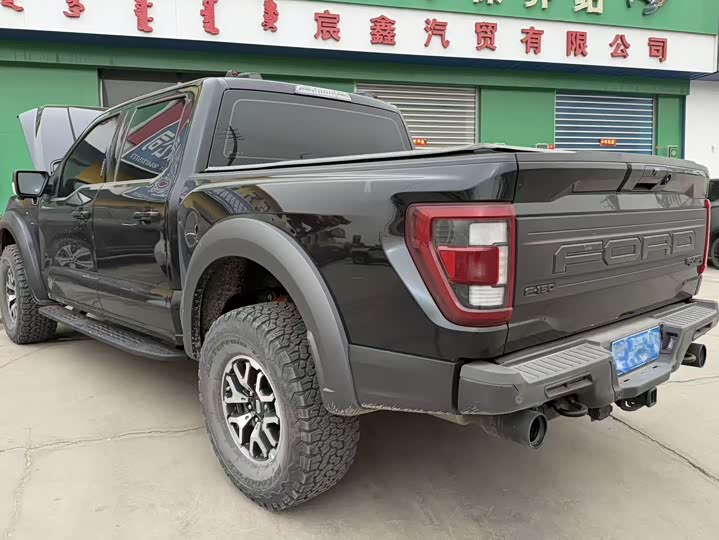 Photo 3 - Ford F-150 Raptor