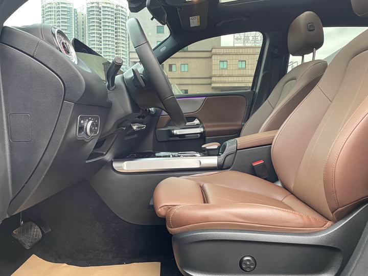 Фото 4 - Mercedes-Benz GLB-Class