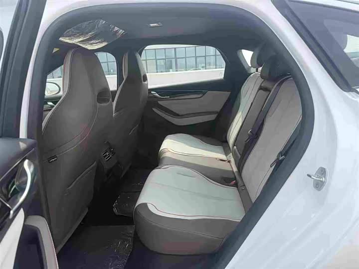 Фото 6 - BYD Qin Plus