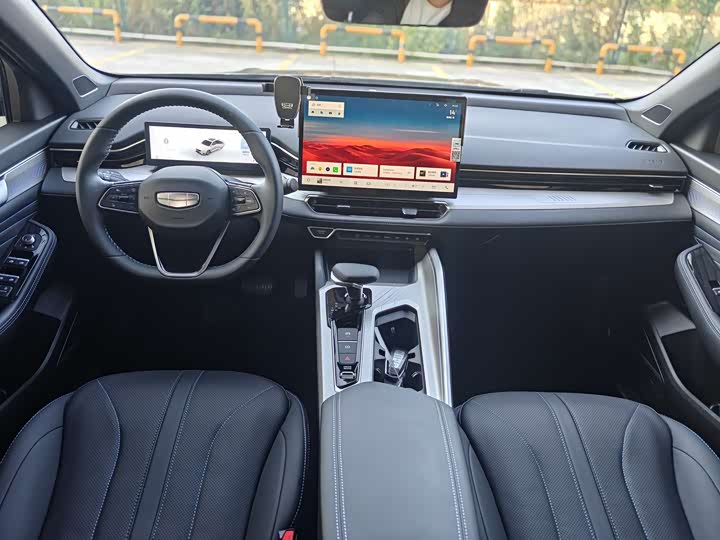 Фото 7 - Geely Preface