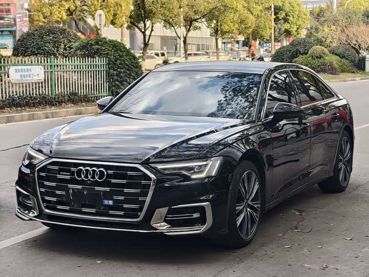 Фото 1 - Audi A6L