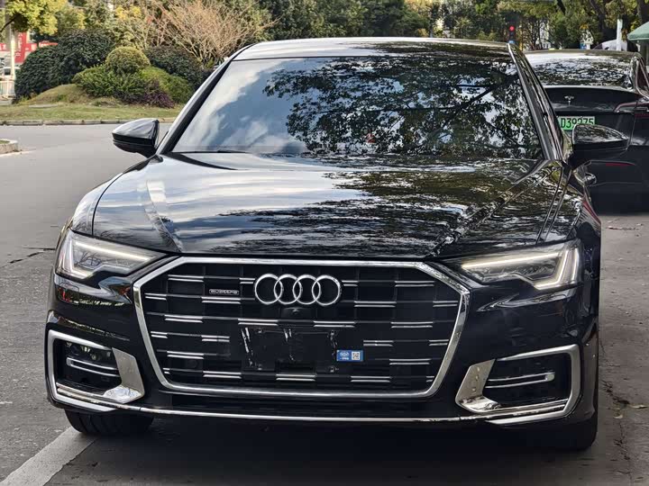Фото 2 - Audi A6L