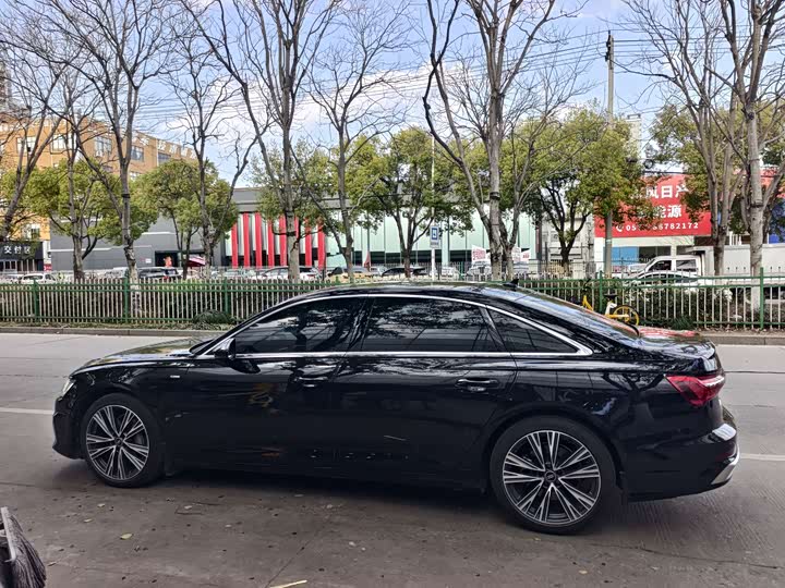 Фото 3 - Audi A6L