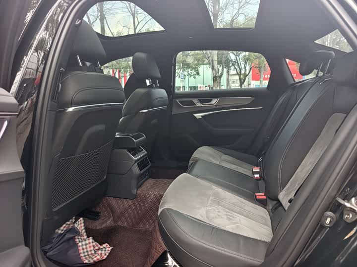 Фото 8 - Audi A6L