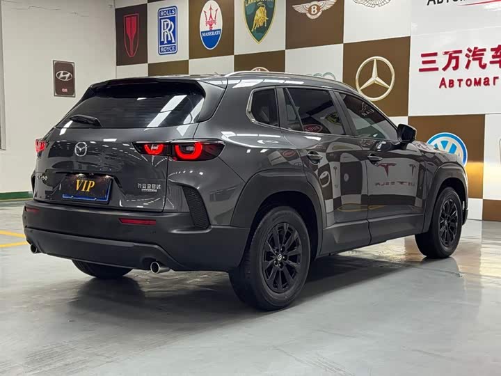 Photo 6 - Mazda CX-50