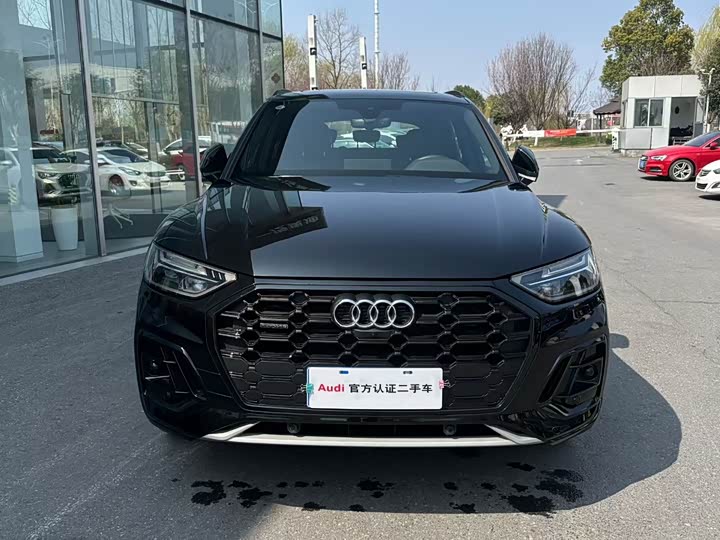 Фото 2 - Audi Q5L