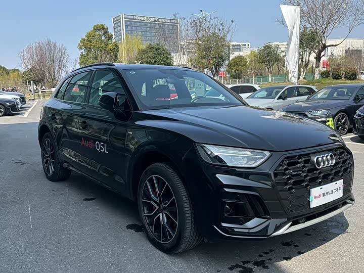 Фото 3 - Audi Q5L