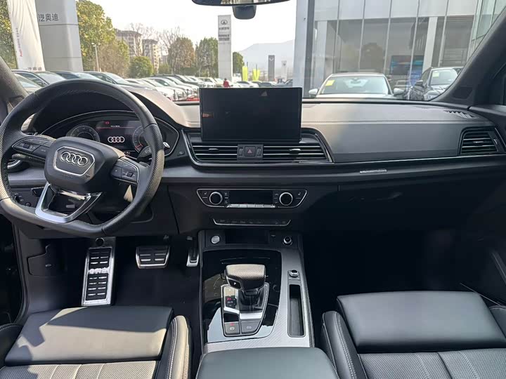 Фото 5 - Audi Q5L