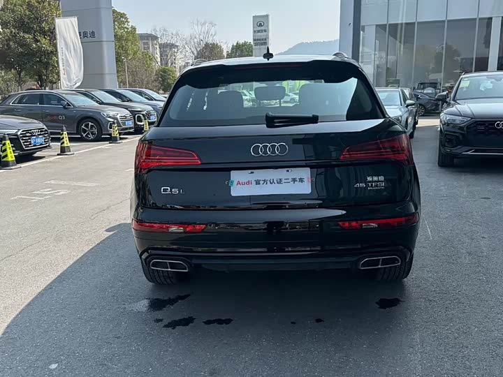 Фото 7 - Audi Q5L