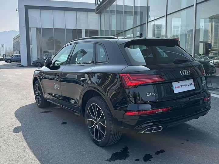 Фото 8 - Audi Q5L