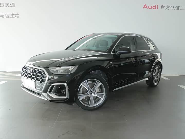 Фото 1 - Audi Q5L