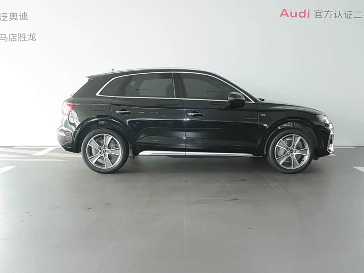 Фото 3 - Audi Q5L