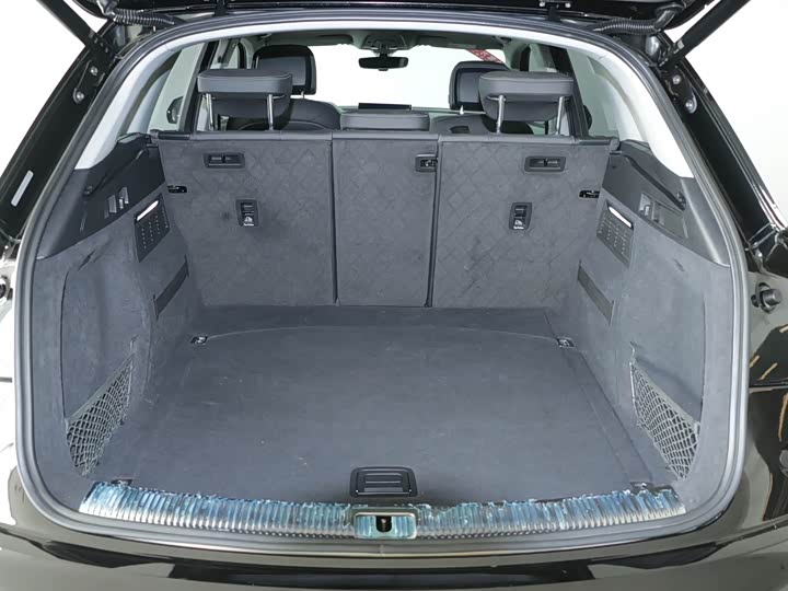 Фото 8 - Audi Q5L