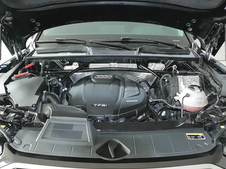 Фото 9 - Audi Q5L