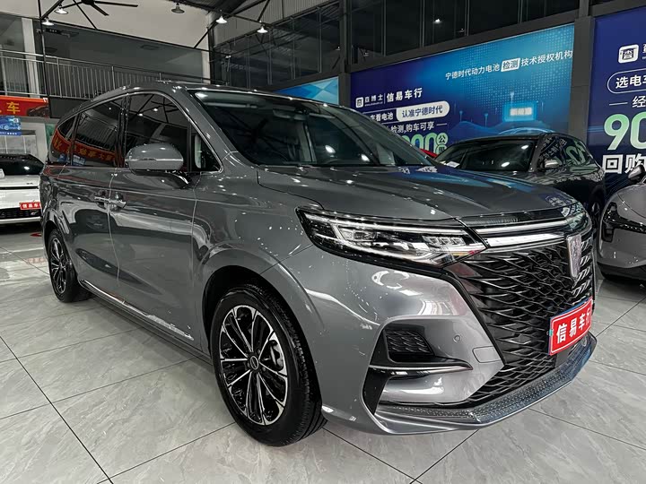 Фото 3 - Roewe iMax 8