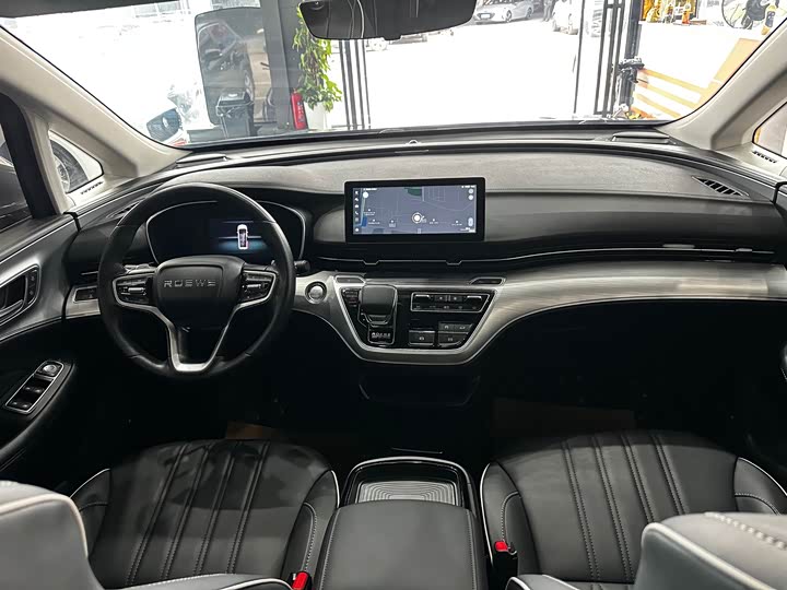 Фото 9 - Roewe iMax 8