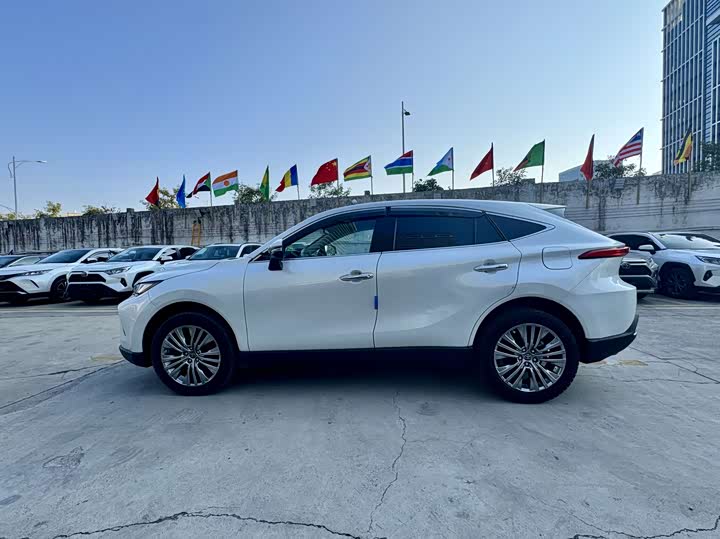 Фото 2 - Toyota Harrier