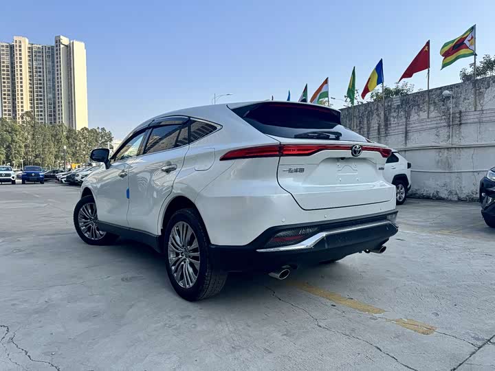 Фото 3 - Toyota Harrier