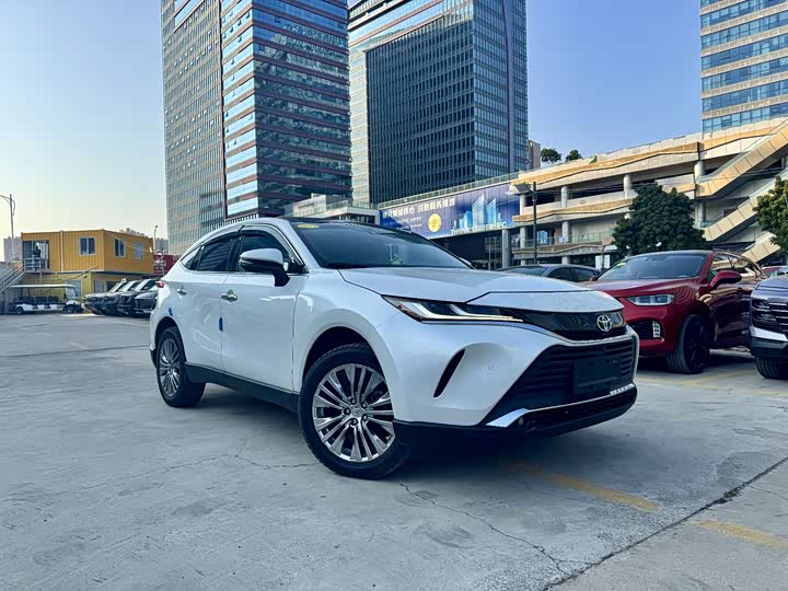 Фото 4 - Toyota Harrier