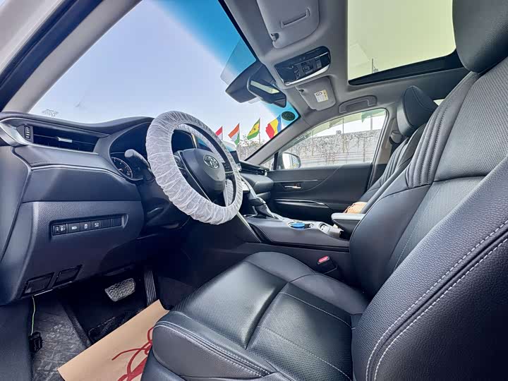 Фото 5 - Toyota Harrier