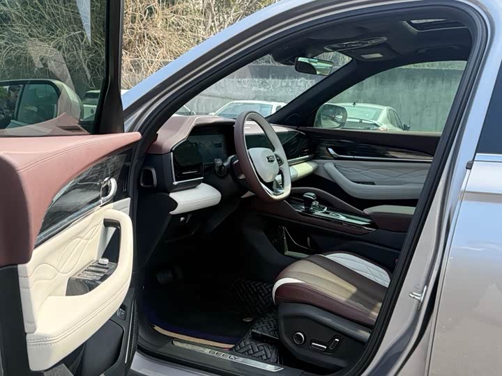 Фото 4 - Geely Monjaro